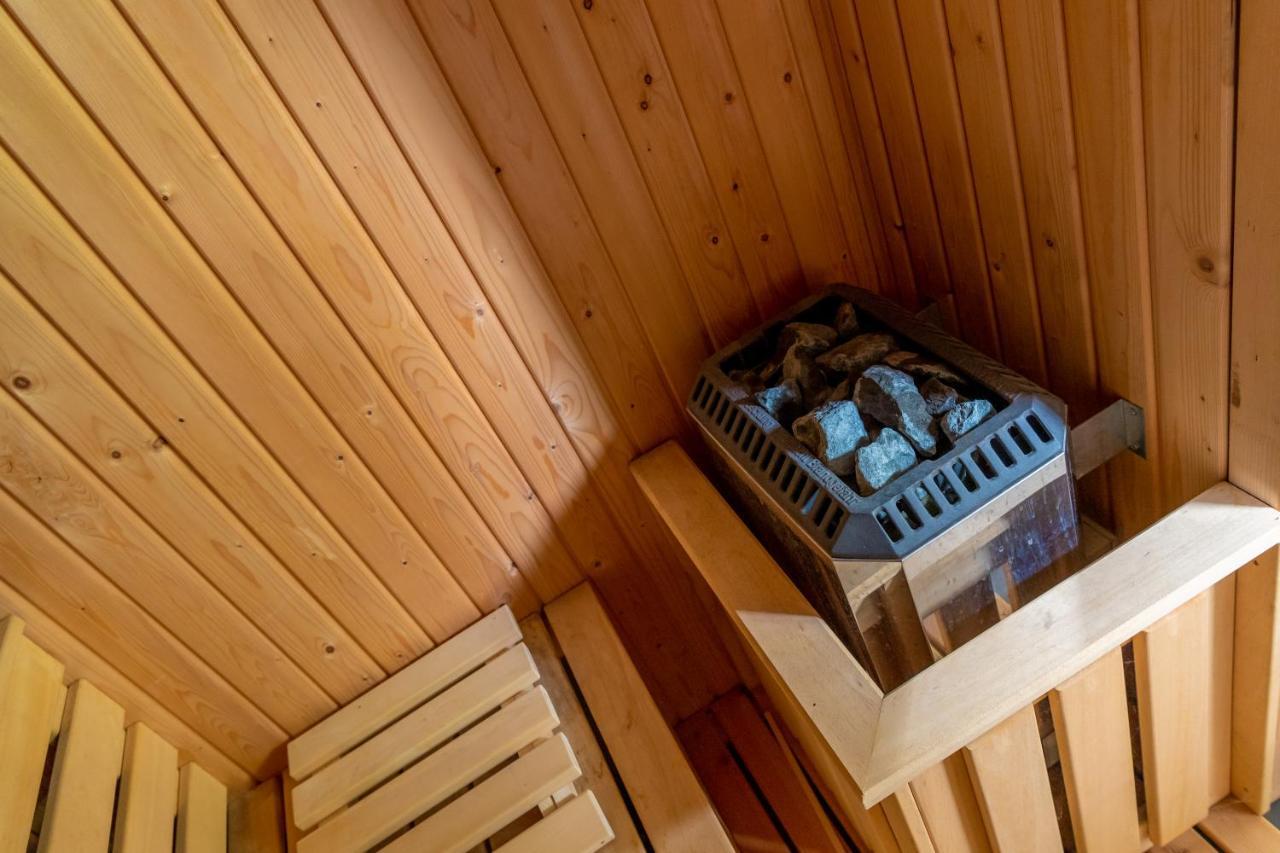 Aangenaam Op De Rijn, Woonboot, Inclusief Prive Sauna อัลเพน อาน เดน ไรจ์น ภายนอก รูปภาพ