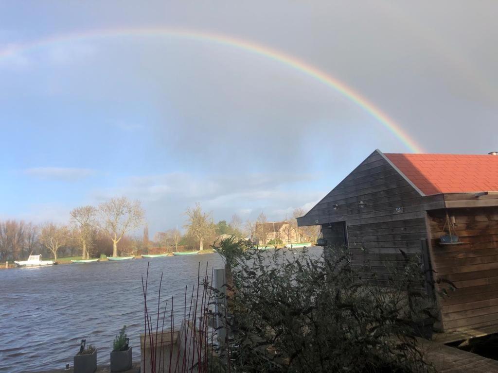 Aangenaam Op De Rijn, Woonboot, Inclusief Prive Sauna อัลเพน อาน เดน ไรจ์น ภายนอก รูปภาพ