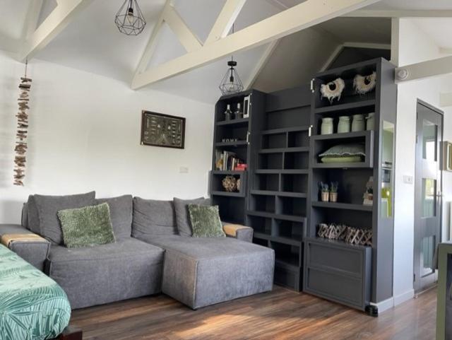 Aangenaam Op De Rijn, Woonboot, Inclusief Prive Sauna อัลเพน อาน เดน ไรจ์น ภายนอก รูปภาพ