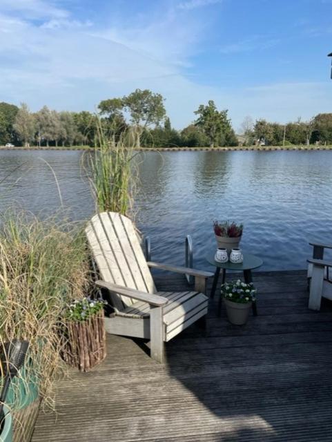 Aangenaam Op De Rijn, Woonboot, Inclusief Prive Sauna อัลเพน อาน เดน ไรจ์น ภายนอก รูปภาพ