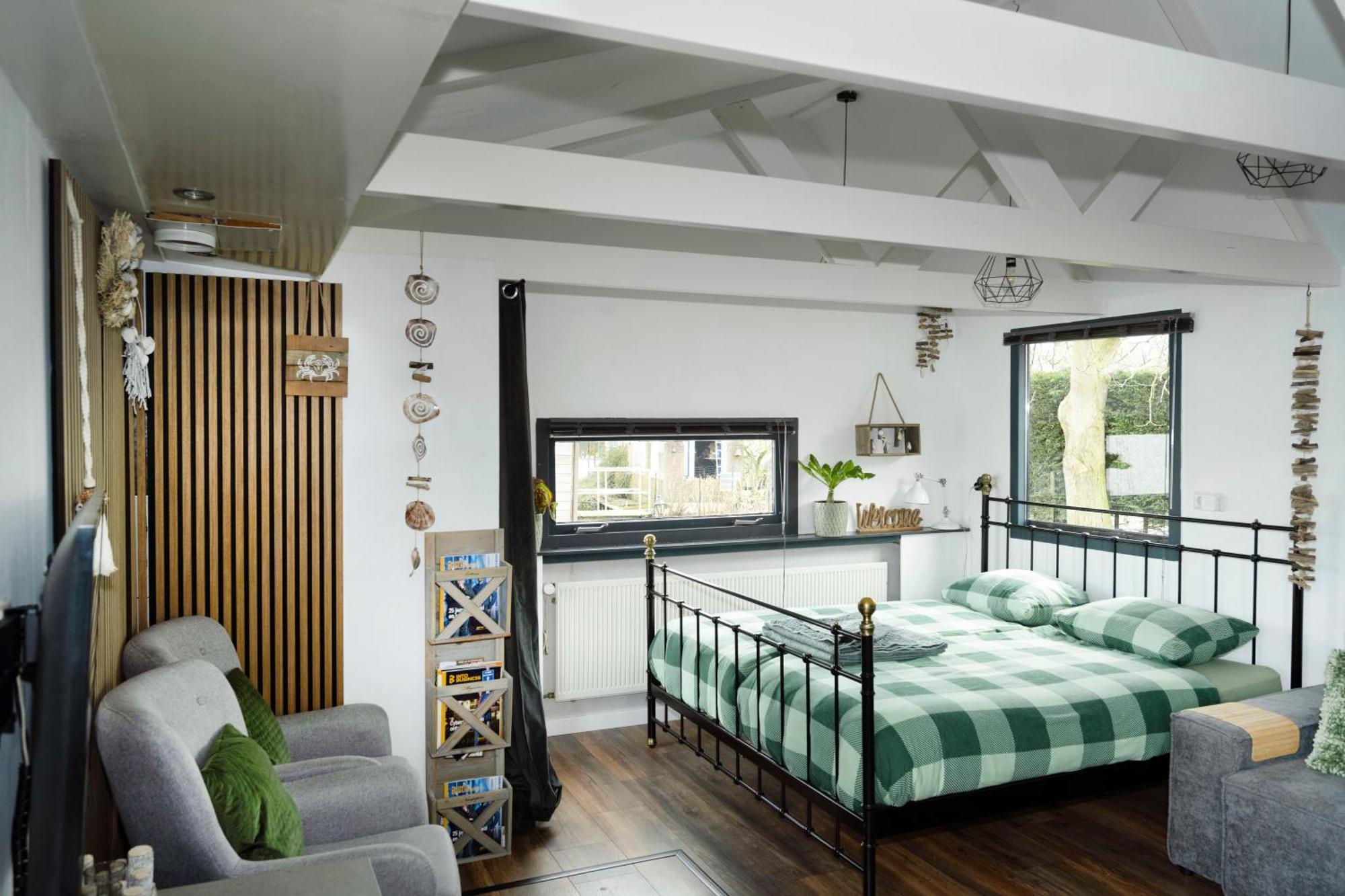 Aangenaam Op De Rijn, Woonboot, Inclusief Prive Sauna อัลเพน อาน เดน ไรจ์น ภายนอก รูปภาพ