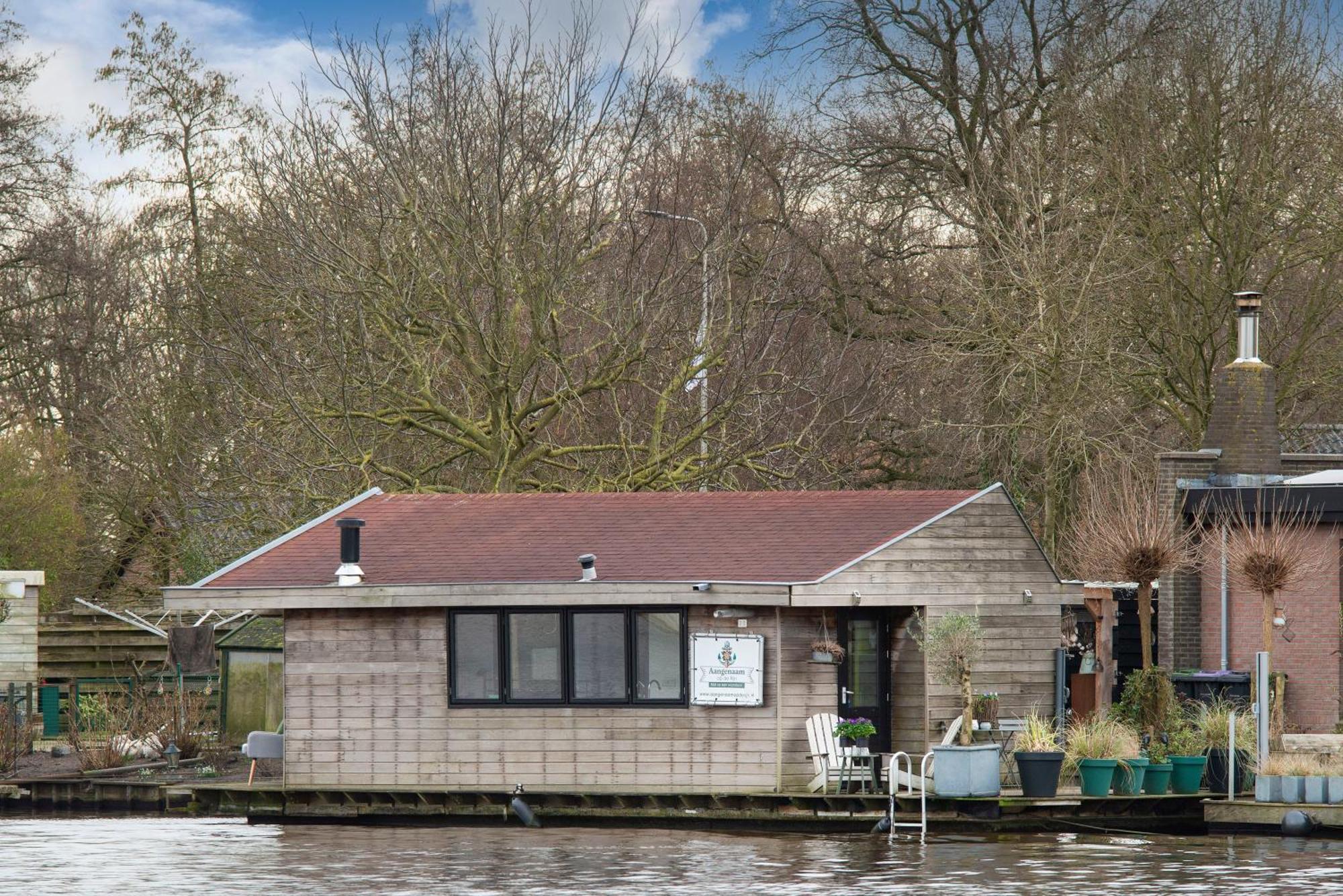 Aangenaam Op De Rijn, Woonboot, Inclusief Prive Sauna อัลเพน อาน เดน ไรจ์น ภายนอก รูปภาพ